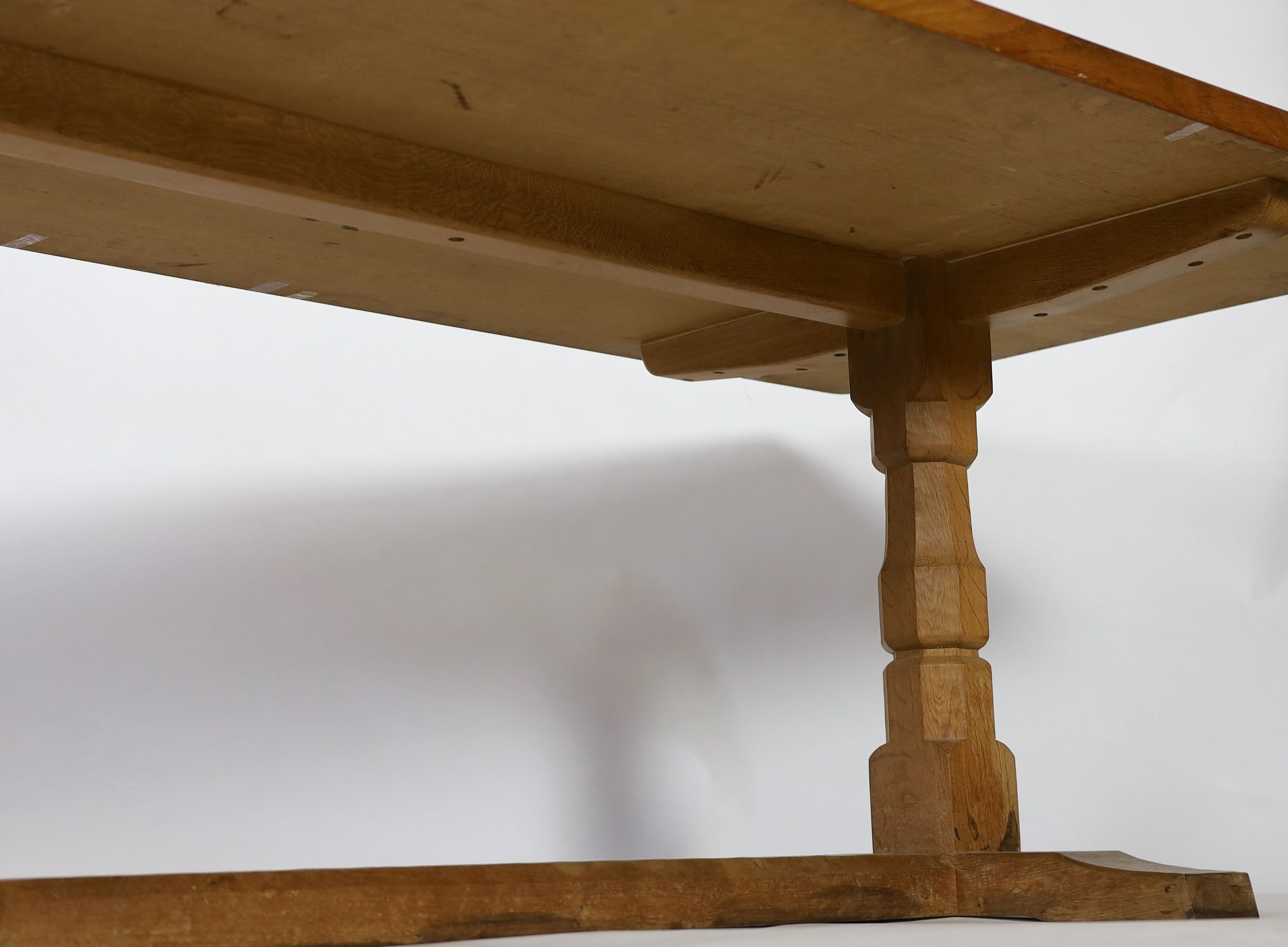 An oak 'Mouseman' refectory table by Robert Thompson of Kilburn 275 x 98cm, H.73cm